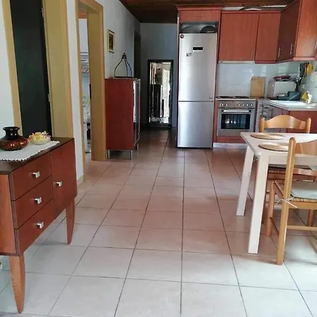 Irini's House Seaside Tatil Evi