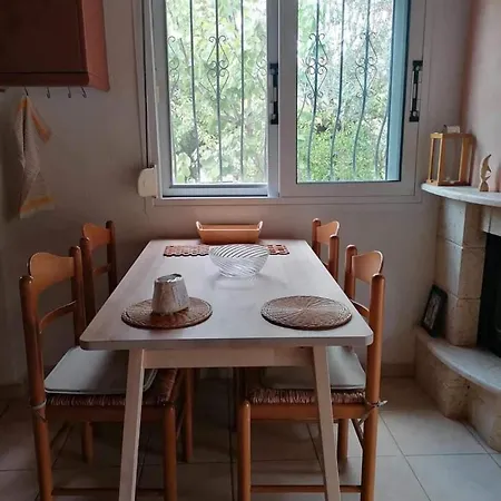 Irini's House Seaside Holiday home *